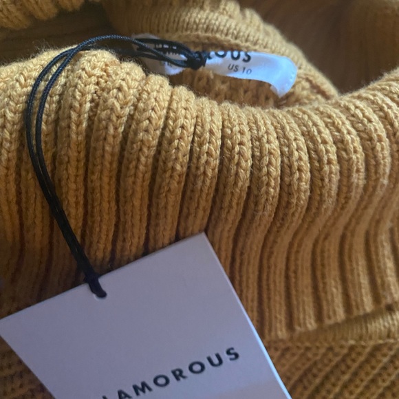 Ribbed Pullover with Ruffled Panel - Picture 3 of 6